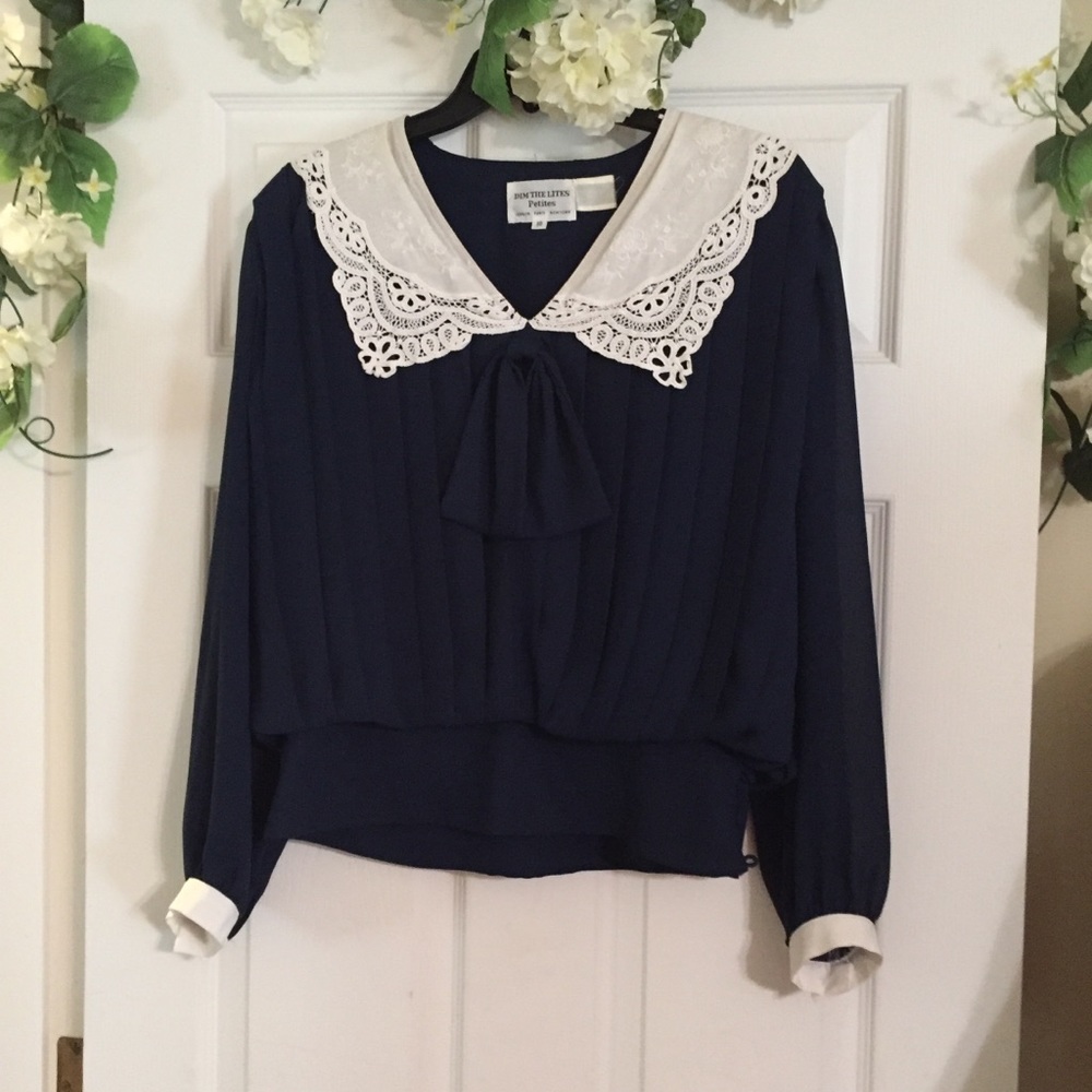 Vintage blouse with neck tie